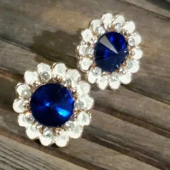 Sapphire Blue Lady Di Style Austrian Rivoli Crystal Earrings - Picture 4 of 12